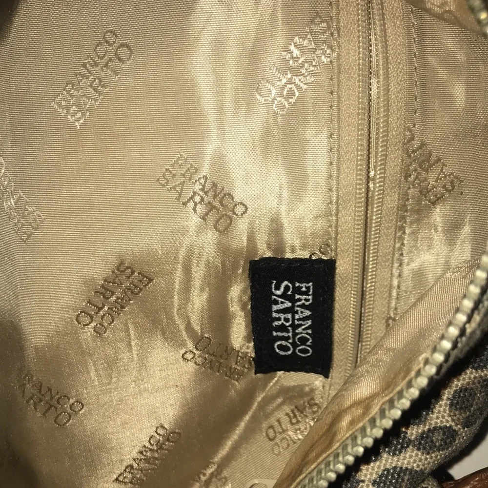 Handbag - Picture 7 of 8